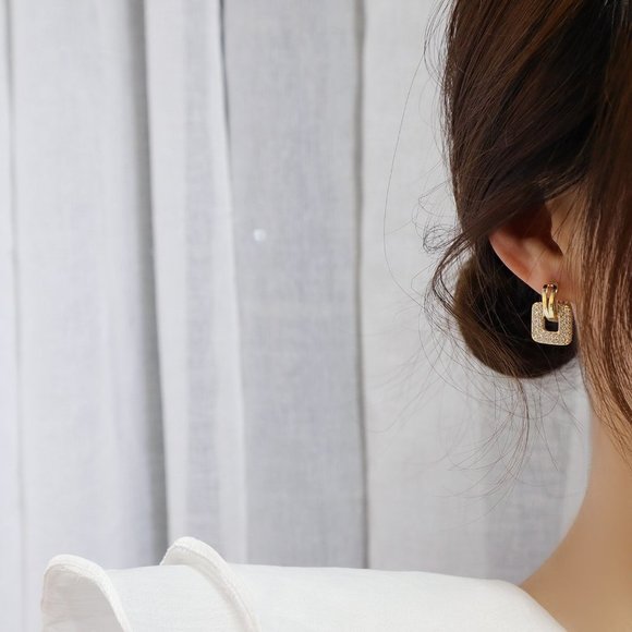 NEW 14K Gold Plated Round Diamond Square Earrings - Picture 3 of 6